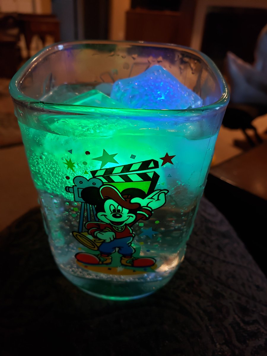 ClubWDW's tweet image. Creme soda in a Disney-MGM collectible glass with light up cubes from SciFi Dine-In Theater! My night is starting right! #MyDisneyLife