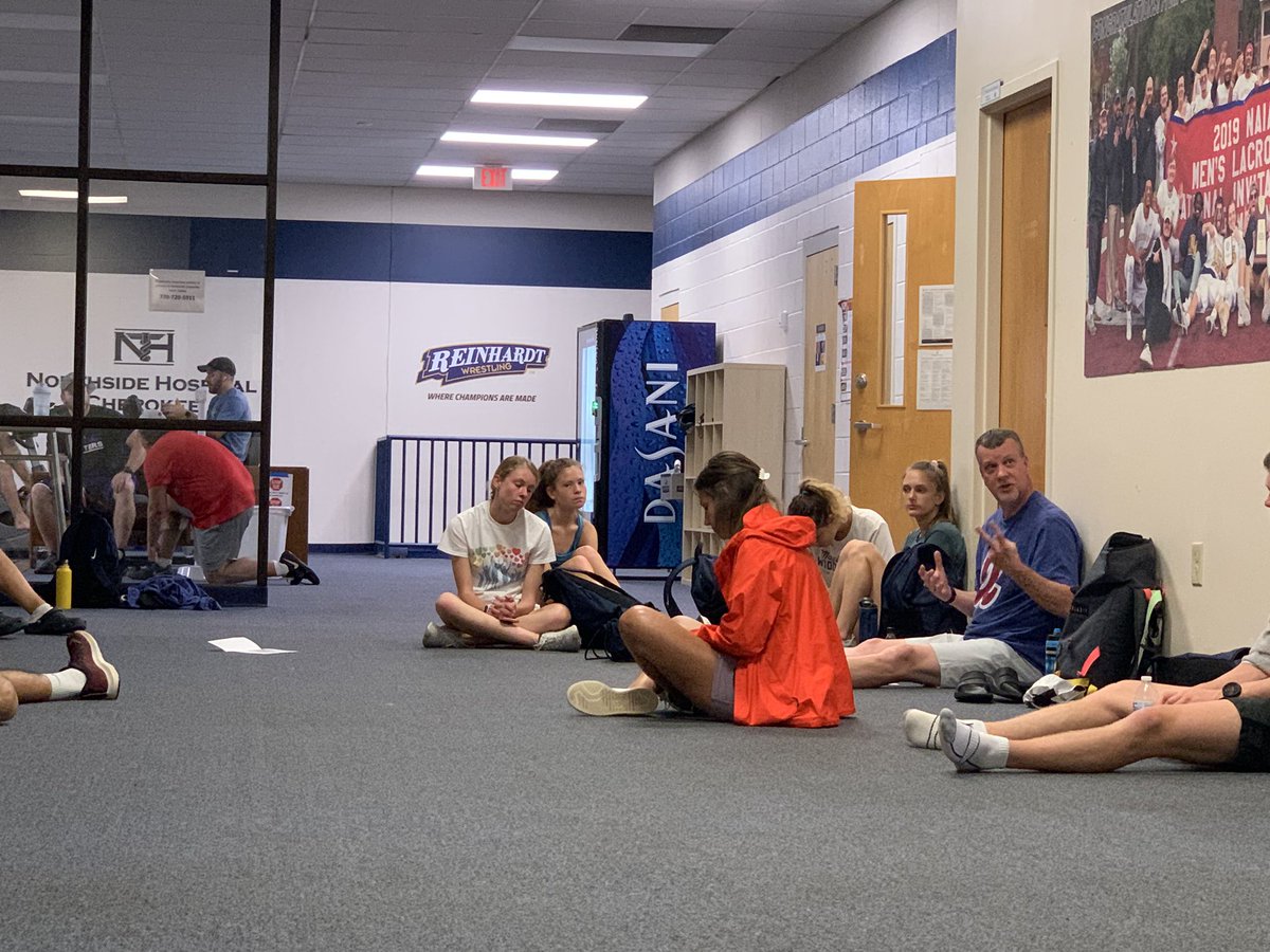 sbcozart's tweet photo. Thank you @ReinhardtXC_TF for letting us spend time with you today! Love loving on this team. #RunforOne #OneEagle https://t.co/VJOX7AmWXK