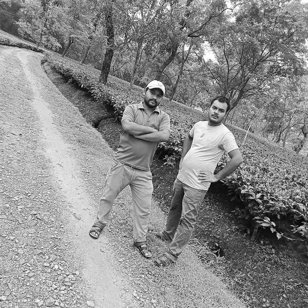 jaydebbarman103's tweet photo. চা বাগানের কিছু মুহূর্ত।
#tea
#teagarden
#jaydebbarman
#dareeling https://t.co/AimOtndhWO
