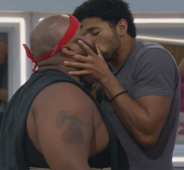 BBFeedsFairy's tweet photo. Another passionate kiss this week #bb23 https://t.co/1z76hrBdF9