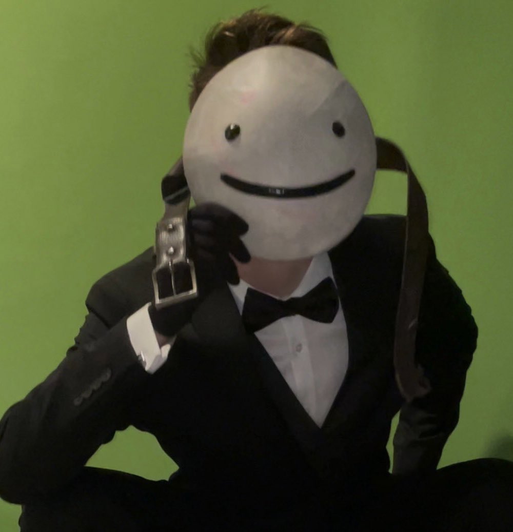 inniekyeom's tweet image. ur fav venezuelan 
     #hispanicmcyttwtselfieday
      rts are awesome