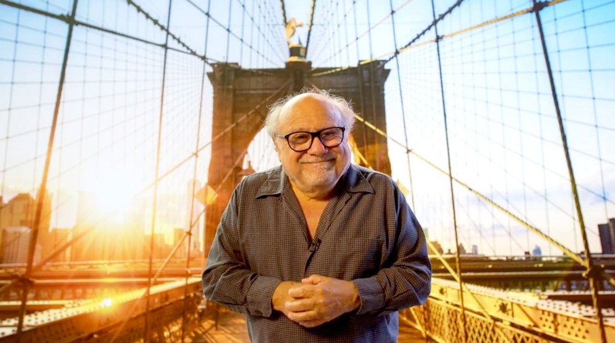 Danny DeVito abruptly lost his Twitter verification, following a tweet he made in support of the Nabisco workers during a strike. bit.ly/3z32FOX