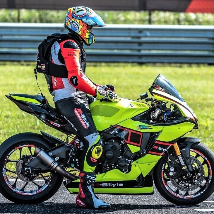 Hit Air Japan 無限電光 おはようございます もてぎの方は晴れているんですね 名古屋はいつ晴れるんでしょうか 今日は もて耐 な方々がタイムラインにたくさん ということで 本日はczechよりレーサーをシェアです Hitair