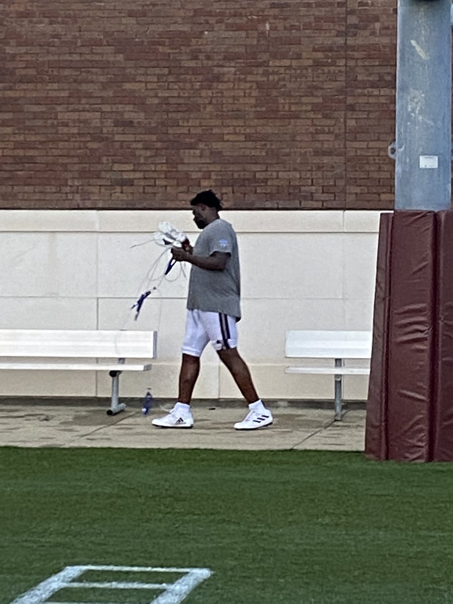 TysonBrown_'s tweet image. Some talk about it &amp; some actually live it. Offensive Guard @kwatrivous_j 40 minutes after practice ended picking up trash &amp; the tape cutters to take them to the training room. That's actions over words. Keep leading from the front Dolla!!! #HailState #ActionsOverWords https://t.co/THarsf23Vi