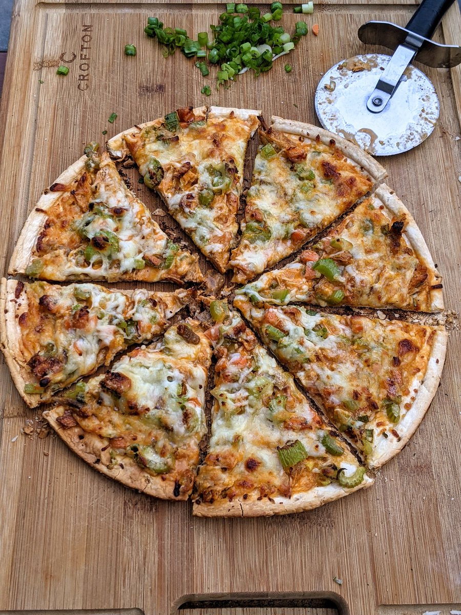 d_schrum's tweet photo. @pheasants4ever now I'm ready for fall. Used the last bird from the freezer for buffalo pheasant pizza. Hope this drought isn't too tough on them! https://t.co/wjktrSK2fq