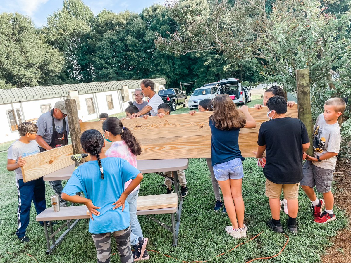 myerselementary's tweet photo. “Today was a great day at Myers! So many life skills were taught out in the garden today. Not only did we learn a lot, but the end product looks AMAZING as well!”
Kacie Landers
#thankfulforcommunity #mrslandersrocks #learningthroughapplication #hallcounty #together https://t.co/YNgCt2VjQe