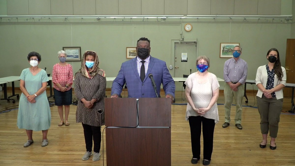 CityOfIowaCity's tweet photo. Mayor Bruce Teague has issued a mask order for all residents and visitors of Iowa City, due to the continued spread of the COVID-19 Delta variant in our community.

Watch the Mayor read the entire order: https://t.co/lSH36nverD

Find our release online: https://t.co/xMjV2riako https://t.co/kFUV0kxy44