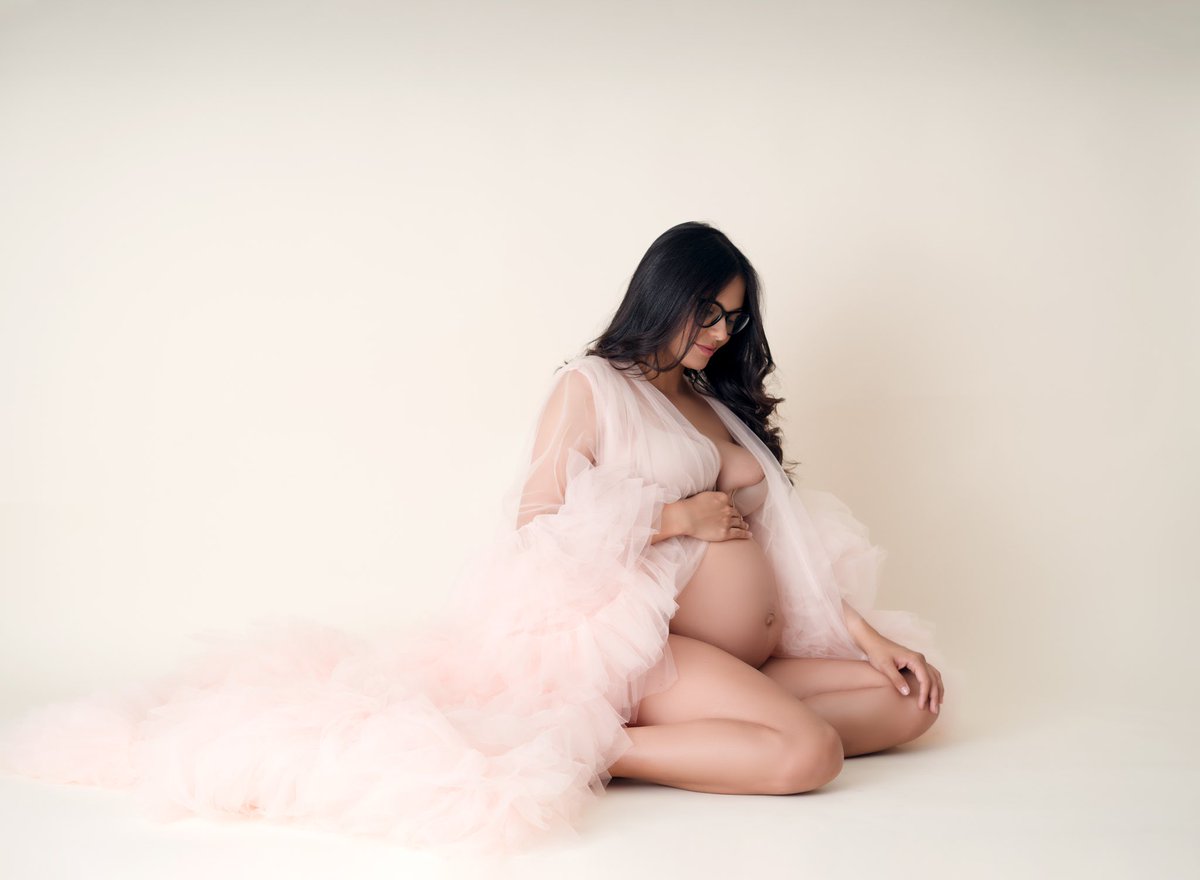 alyciavicmc_'s tweet photo. baby girl, you can come out anytime now 🥺💖 https://t.co/Y9AGXkdHE6