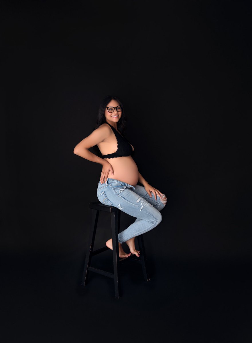 alyciavicmc_'s tweet photo. baby girl, you can come out anytime now 🥺💖 https://t.co/Y9AGXkdHE6
