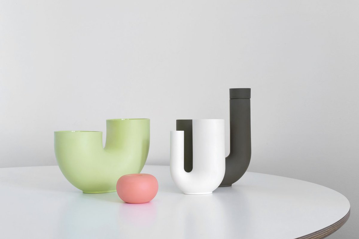 креативные логотипы. средства для ухода за обувью. бренд предметы. бренд предметы. минималистичные вазы.