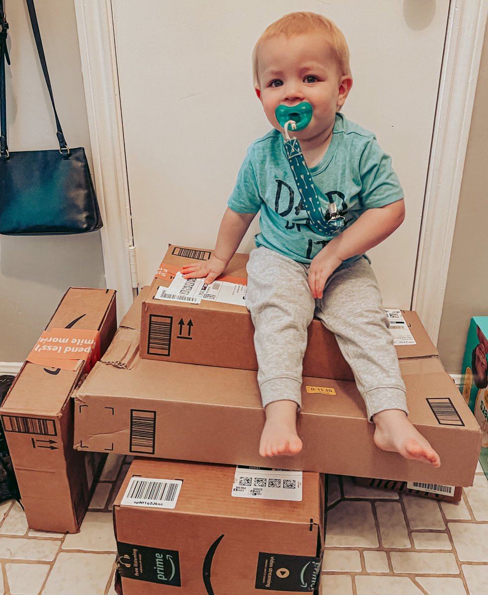 Ahh! Feels like Christmas!😍🎄🎁 All of these packages (+even more not pictured) are gifts my students parents sent to me from my classroom wishlist!! I am beyond blessed and so appreciative of the thoughtfulness &amp; support I’ve already received this year.💜 #teacherlife #MJEjags