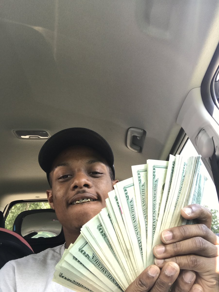 Scoot2solid's tweet image. It’s a competition where I’m from who gone be the riches 🤑