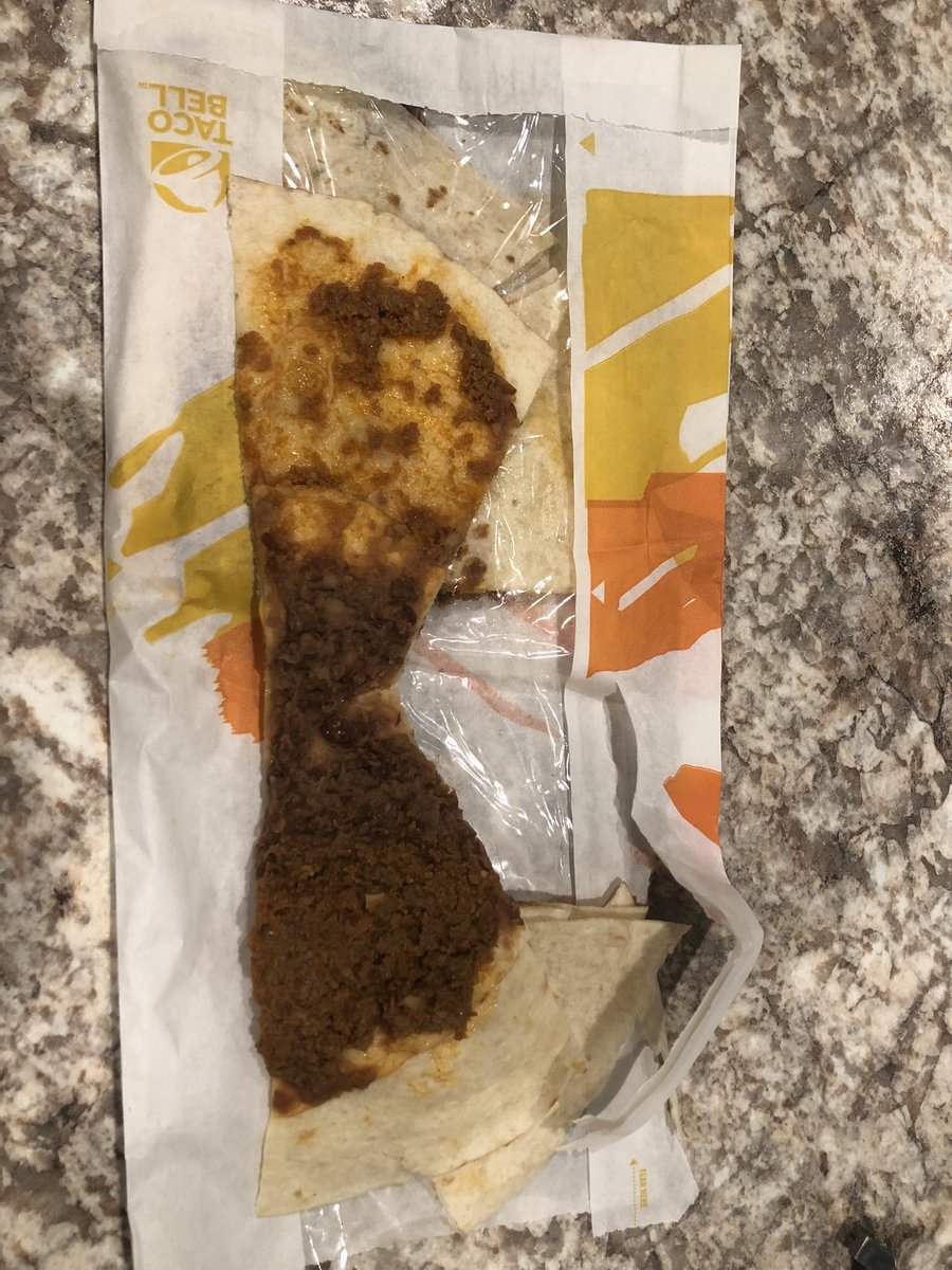 FatGlobss's tweet photo. Door Dashed some @tacobell tonight for my son and I. Ordered a Chicken Quesadilla and I received not a Steak Quesadilla, not a Beef Quesadilla, not even a Chicken Quesadilla. BUT A FUCKING BEAN QUESADILLA. WHAT IN THE ACTUAL FUCK? LITERALLY FILLED WITH BEANS!!!!!!! https://t.co/L0r85irJaf