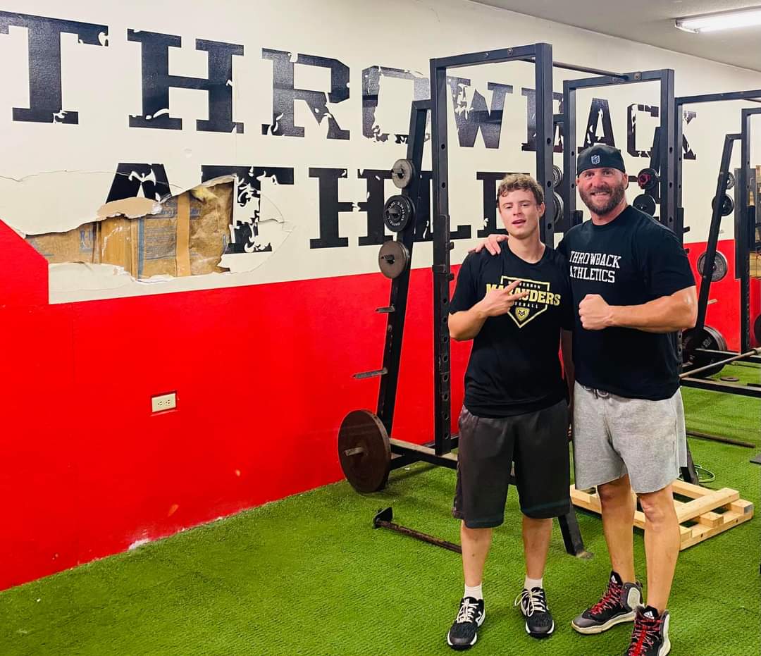 ThrowbackAthls's tweet photo. Mt Vernon’s Joel Walton finished his senior season with a .485 batting average, 6 bombs, and was All State. Joel leaves for Trine tomorrow morning. Joel Is 100% a Throwback Athlete, and I’m super proud of this kid’s work ethic.
#lastworkoutbeforecollege
#poweredbythrowback https://t.co/IeUWjJ5oJn