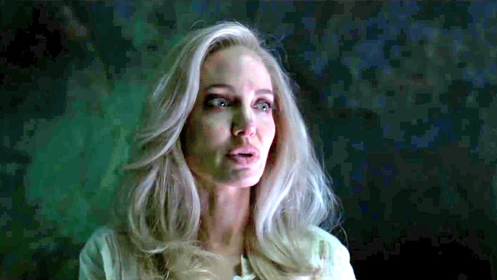 frasesfandomx's tweet photo. ¿No les pasa que✨✨✨ Angelina Jolie✨✨✨ en #Eternals? https://t.co/XInLdhitRO