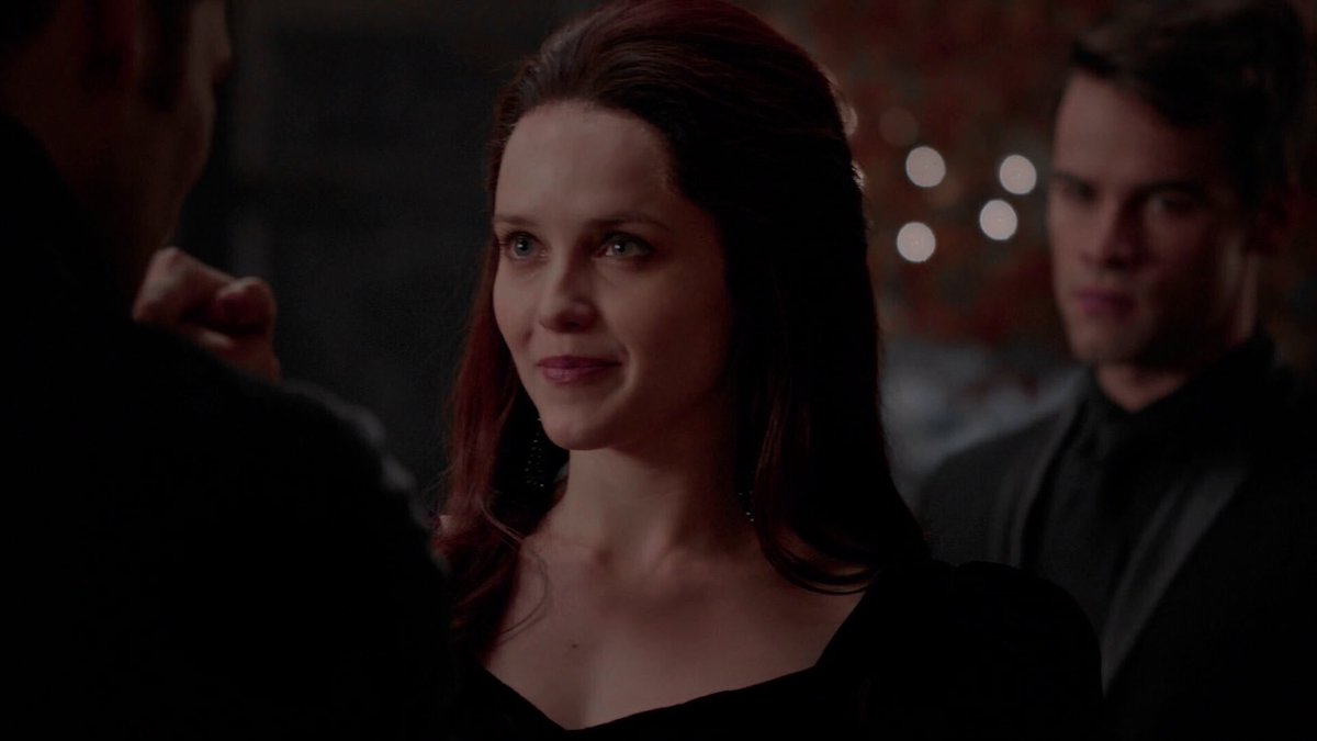 MalignAbsurdity's tweet image. 𝑻𝒉𝒆 𝑳𝒂𝒅𝒚 𝑨𝒖𝒓𝒐𝒓𝒂 𝒅𝒐𝒆𝒔𝒏’𝒕 𝒏𝒆𝒆𝒅 𝒕𝒆𝒆𝒕𝒉 𝒕𝒐 𝓽𝓮𝓪𝓻 𝒂 𝒎𝒂𝒏’𝒔 𝓼𝓸𝓾𝓵 𝒐𝒖𝒕,

𝒐𝒏𝒆 𝒐𝒏𝒍𝒚 𝒏𝒆𝒆𝒅 𝒔𝒕𝒂𝒓𝒆 𝒊𝒏 𝒉𝒆𝒓 𝒆𝒚𝒆𝒔 𝒂𝒏𝒅 𝒃𝒆 𝓵𝓸𝓼𝓽…