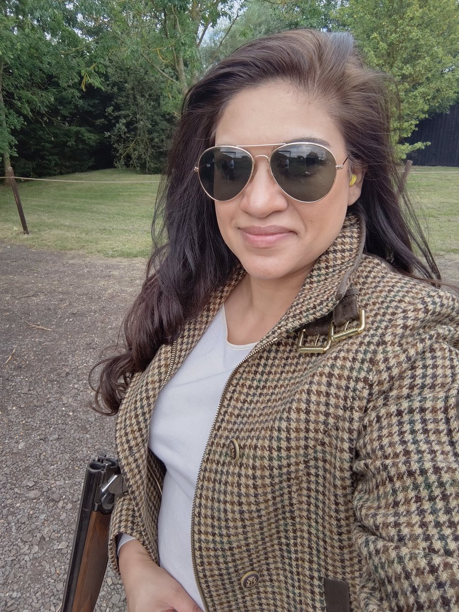 TrehanYoung's tweet photo. A huge thanks to the Team at @HollandCooper for getting my #shootingjacket to me on time, it arrived just before I headed out this morning.
Super appreciate the efforts for working behind the scenes to get it to me. Love it. 🤍
#hollandandcooper #lifeinhc #countrylife #bobbildn https://t.co/2qoMUkTPcE