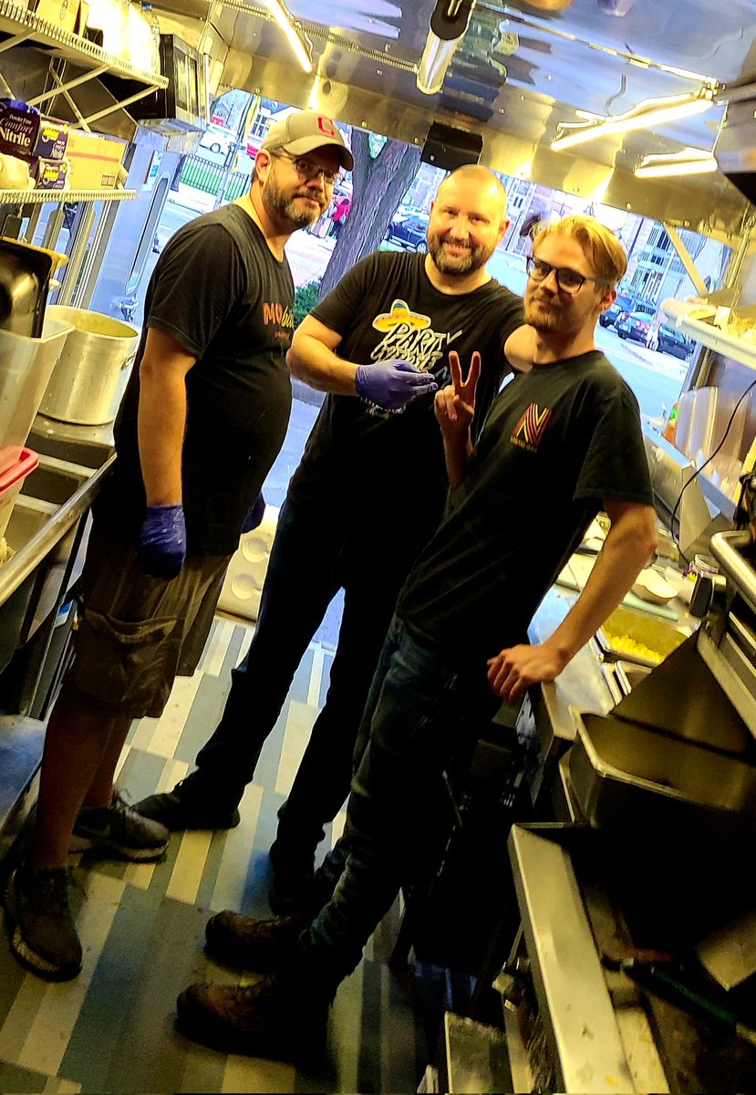 ModBites's tweet image. These guys. What would I do without you?! 
Thanks for another wonderful day. ❣