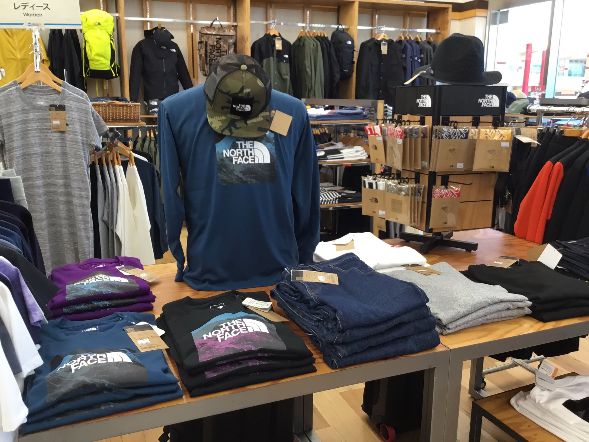 טוויטר 石井スポーツ 秋田店 בטוויטר ノースフェイス の秋冬ものが入荷しております 一方で 店内には特価品も在庫多数ありますので 今なら様々なラインナップからお気に入りを選ぶチャンスです ぜひご利用ください ノースフェイス ノースフェイスコーデ Tnf