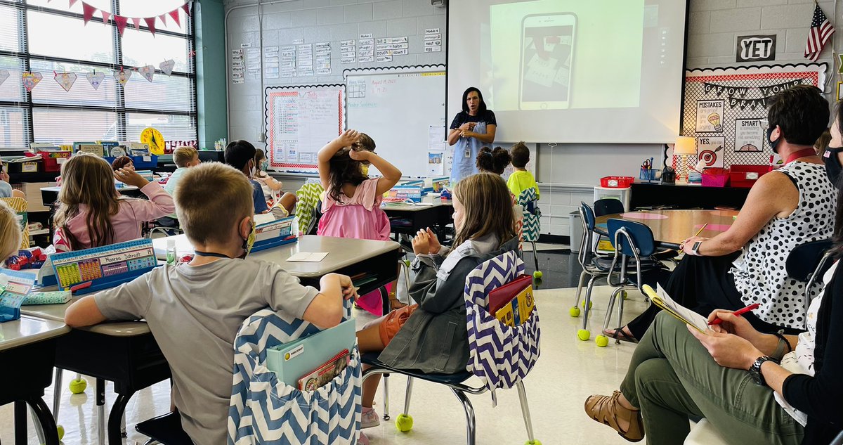 AndyRoach8's tweet photo. Thank you @epps_season for visiting us at McFadden today!  #excellenteffort @JCopelandMSE @teamgillespie1 @kingmia5 @NolanClarkBlair https://t.co/IZFfuAmTsO