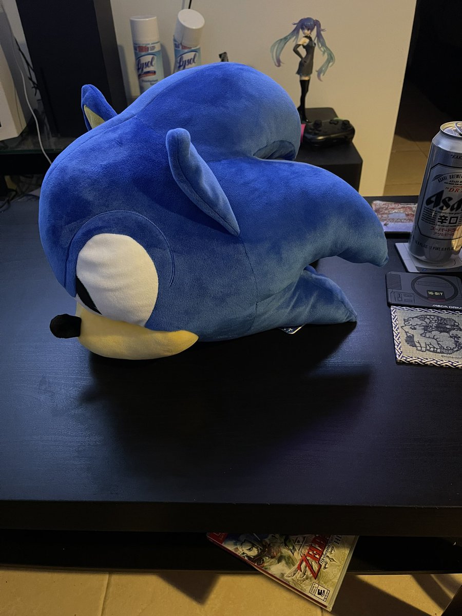 Raymond Diaz 30周年記念ソニックグッズをもっと 巨大なぬいぐるみの頭は 私が所有する最もばかげたアイテムであるために競争しています コミックスタイルのソニックぬいぐるみは本当に素晴らしいです