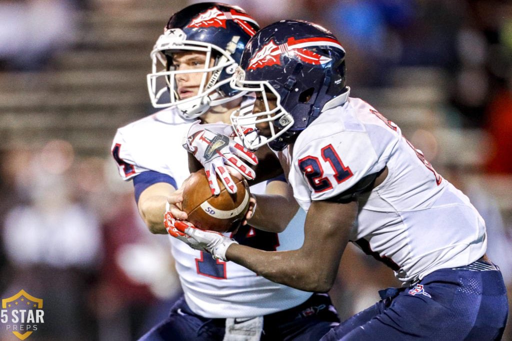 5StarPreps's tweet photo. FINAL: South-Doyle 28, Oak Ridge 20.

@shawngary14 goes for 150+ on the ground in the win. 

@bheyward13 goes for 200+ receiving for Oak Ridge. 

Great opener. https://t.co/lPImGVVIzX