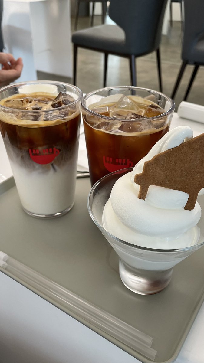 욱이 생각나서 오늘도 피스인더커피😍