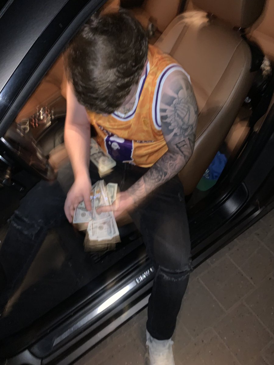 cashkidchris's tweet photo. whole heart was in the streets i had to leave n get my fuckin feelings back https://t.co/LIxUt1E8W8
