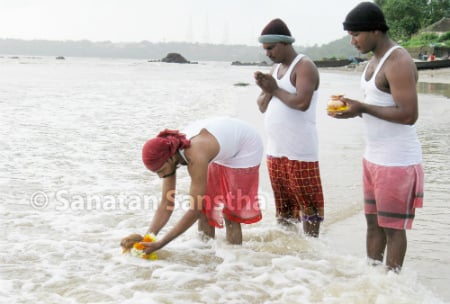 Offering a coconut to the sea

There is high proportion of Tejtattva in coconut water.hence Raja-Tama particles in the waves are disintegrated and are immersed in the sea. Due to this, the environment is also purified.

Watch Live @ 10:30 AM
Youtube.com/HinduJagruti

#Chaturmas