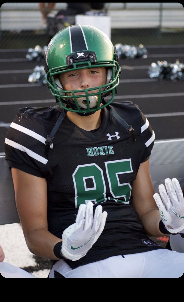 JakeJones3211's tweet photo. scrimmage, dub💚. pc @jaeciebrown https://t.co/Mw6gogZpLa