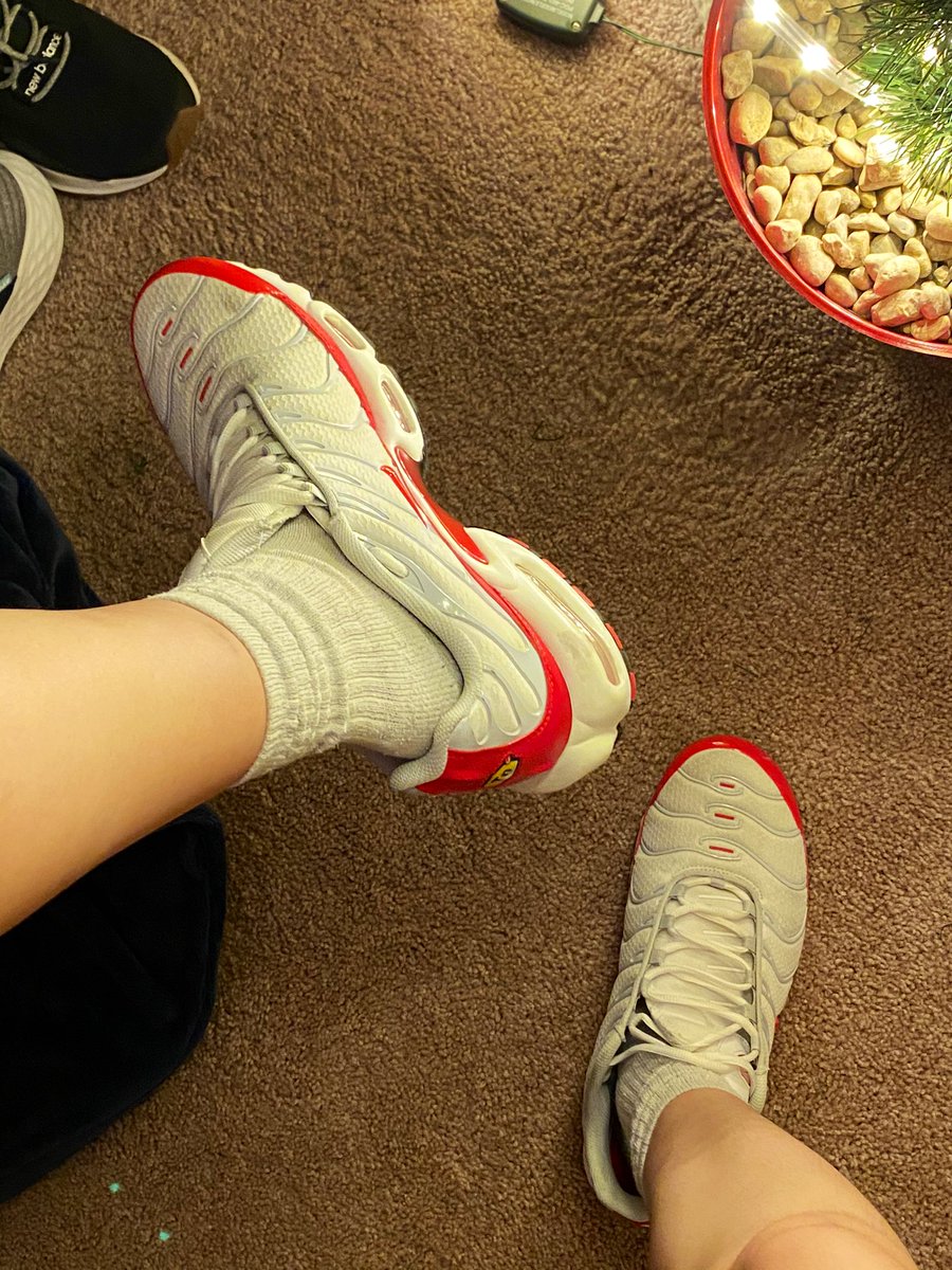 vanillabetch's tweet image. Ur in his DMS I’m literally in his shoes fuck with me