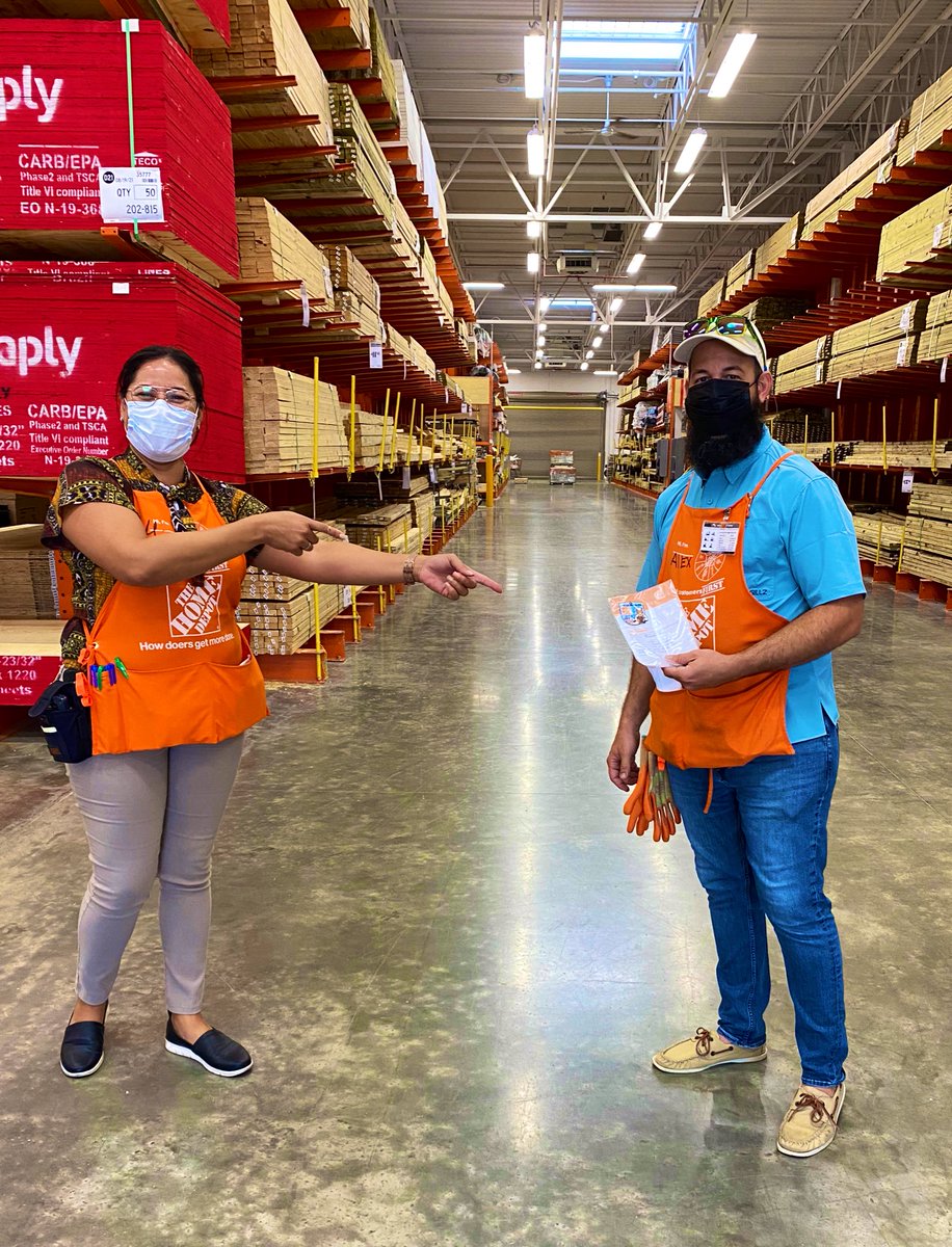 Te reconocemos Alexander A. Por hacer de lo bien alto mejor, Vivir Nuestros Valores con Excelencia. Celebramos contigo. #humacaoD31D94