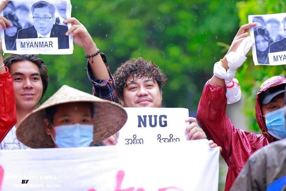 LeeDam_3's tweet photo. The #Monywa main strike continued unabated on the streets against the military dictatorship.
#HelpMyanmar_RecognizeNUG
#Aug20Coup 
#WhatsHappeningInMyanmar https://t.co/FPr4Gu97qD