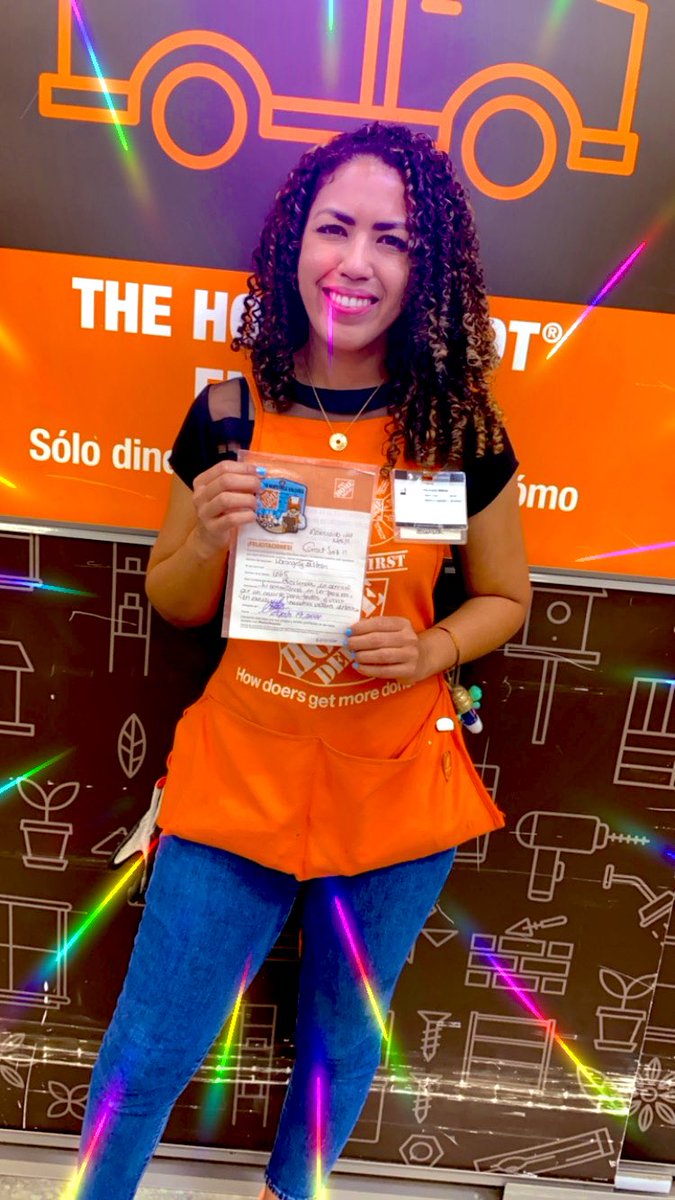 Reconocemos nuestra asociada del mes de julio. Marangeli gracias por tu compromiso y el servicio que brindas a nuestros clientes día a día. #humacaoD31D94