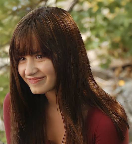 Музыкальные каникулы 2008. Деми Ловато Camp Rock. Кжмпрок Дэми Ловато Дисней. Кемп рок 1.