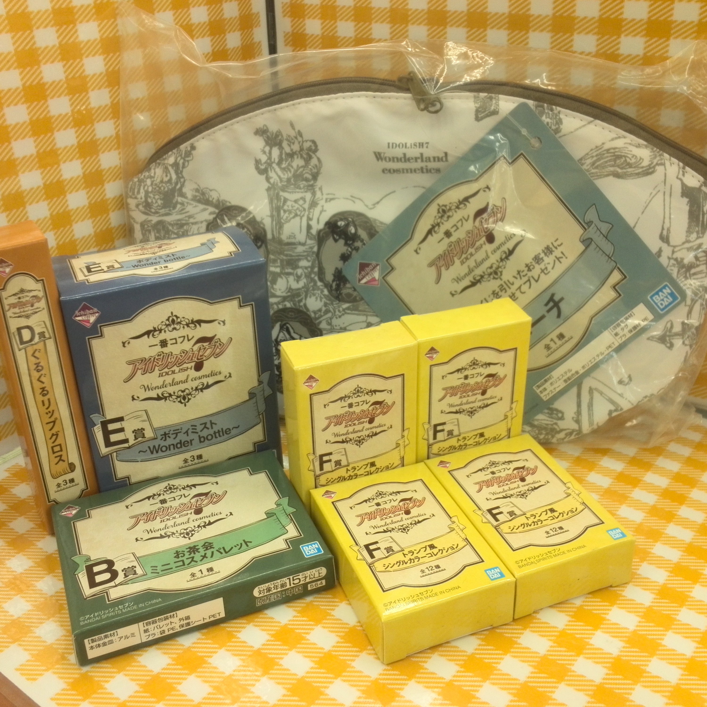ブックマーケット砺波店 Card Box こんにちはbm砺波店です 一番コフレ アイドリッシュセブン ラストワン賞のポーチまで 残り7コです 1回150円の値下げ中です 使用期限は22年7月です みなさまのご来店をお待ちしてます 一番コフレ アイナナ