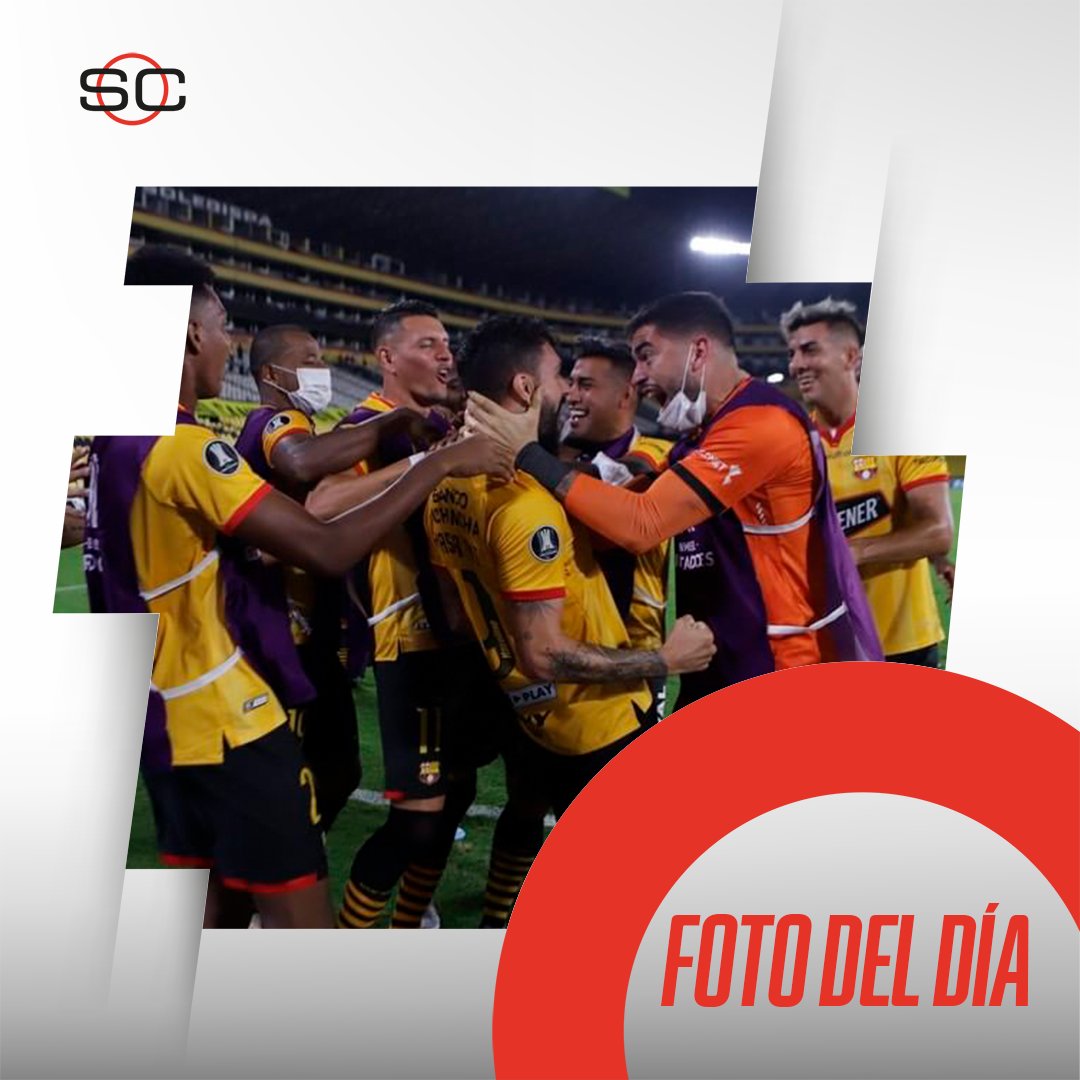 SC_ESPN's tweet photo. Y la #FotoDelDía no podía ser para otro: Barcelona eliminó a Fluminense, impidió que en semifinales sean todos brasileños y está entre los cuatro mejores de la #LIBERTADORESxESPN. https://t.co/XwVoiWtULQ