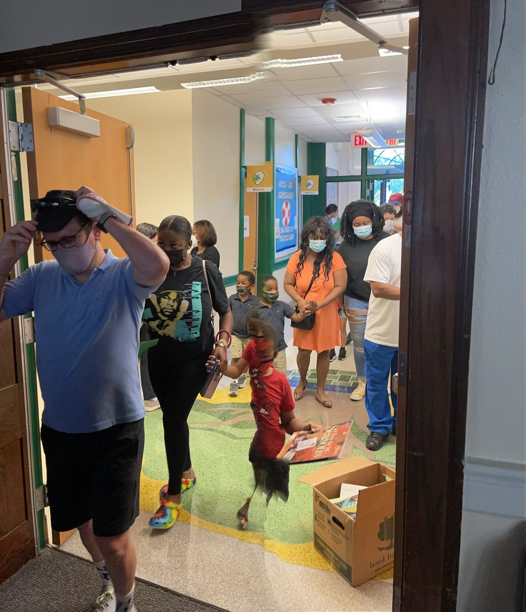 Tonight was so much fun!! It felt so good to see everyone. @MsC_EKPowe @MrWLamb <a href="/DurhamPublicSch/">Durham Public Schools</a> Thank you to Rock the Spot Entertainment and Louis Toress