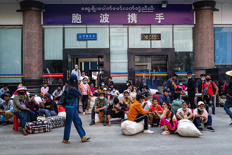 Myanmar migrant #workers trapped without income in #China and Laos | Mizzima #Myanmar News and Insight bit.ly/3AYuXdI 
-------------------------
Please support Mizzima Media sustainability by clicking the link to donate - bit.ly/2VhJ12U