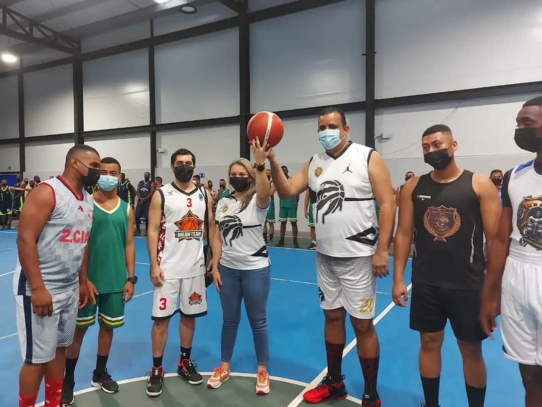 CindyMongeG's tweet photo. Liga de Basket interna del Servicio de Protección Institucional, apoyando el deporte, la recreación y los lazos interinstitucionales.
Honrada de ser la madrina del equipo de la escolta de nuestro Vicepresidente @gabycarrizoj y del Viceministro de Comercio @omar_montilla https://t.co/OQq0zBjn3m