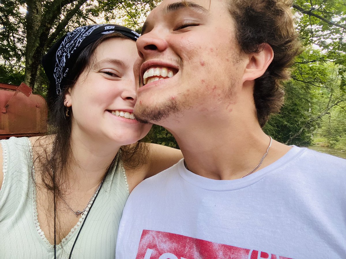 e_miley__'s tweet photo. my love💖🌷 https://t.co/bA4xgrS3mW