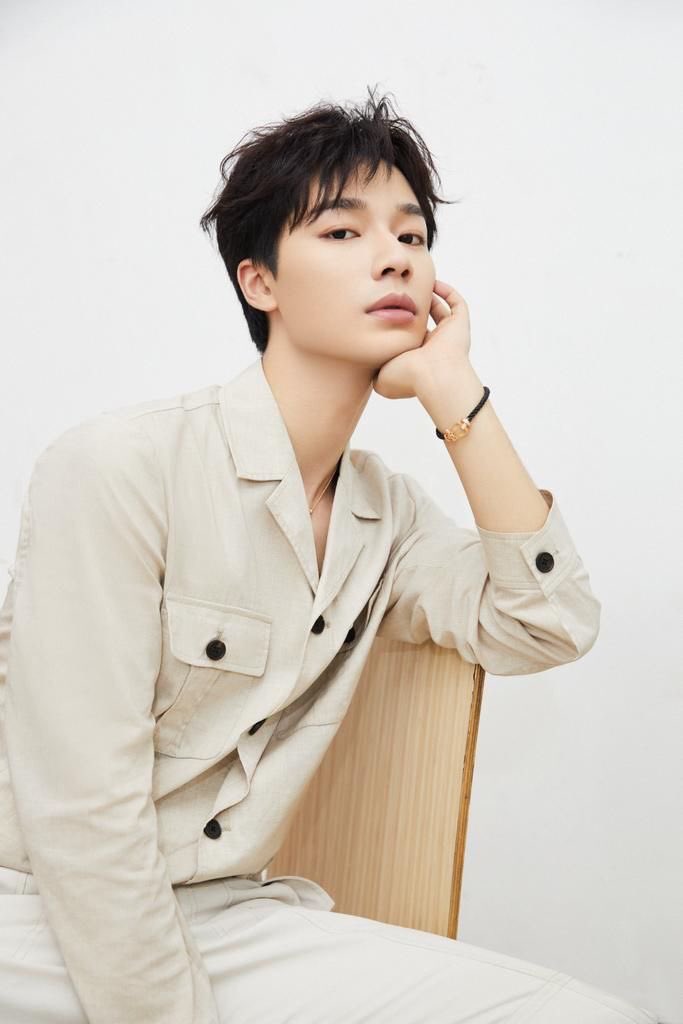 hourly li daikun (@hrlylidaikun) on Twitter photo 