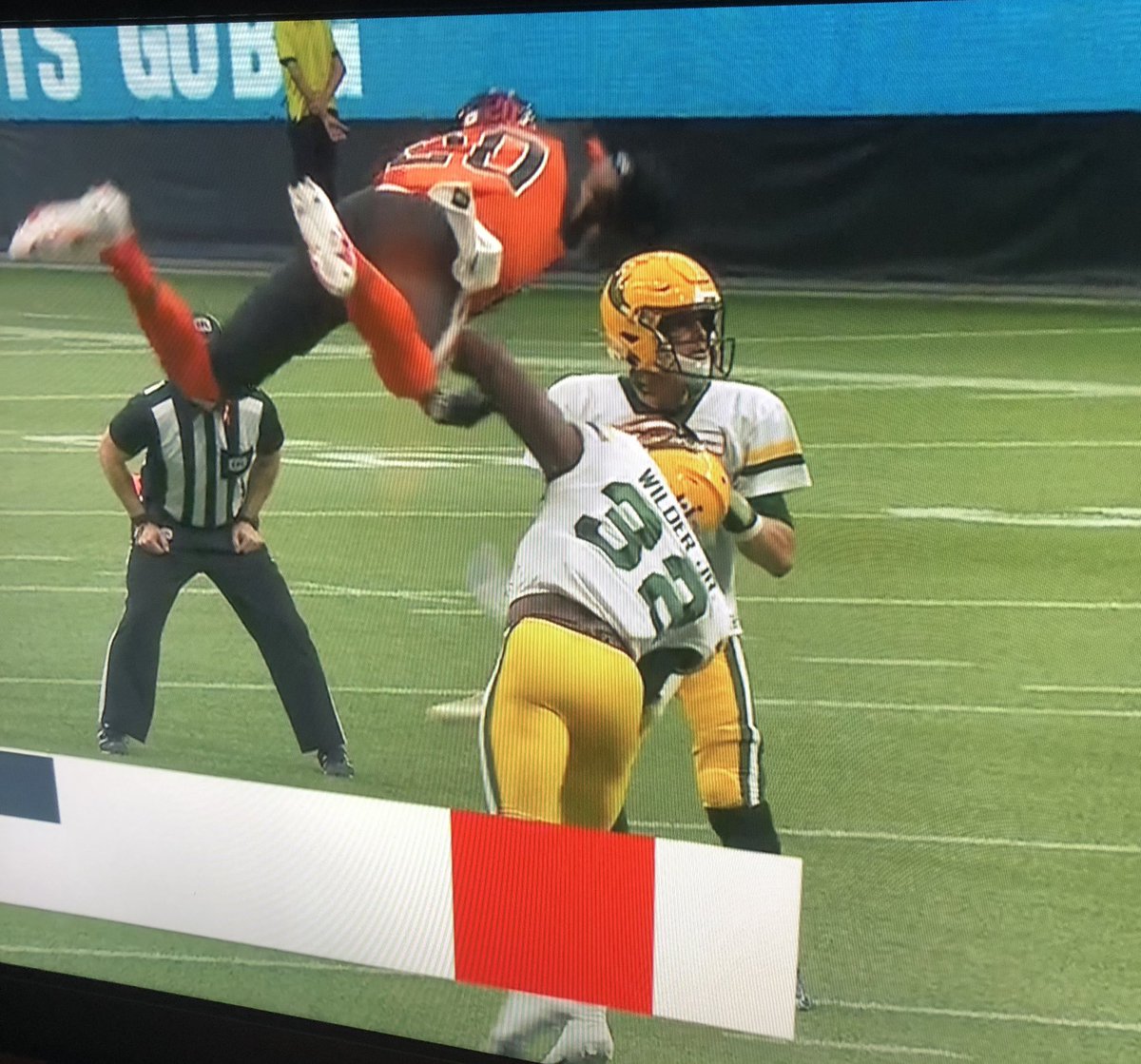 _GreeceBall's tweet image. @IAm_Wilder32 using those WWE moves tonight. #PassProtection #CFL #CFLGameday @CFLonTSN