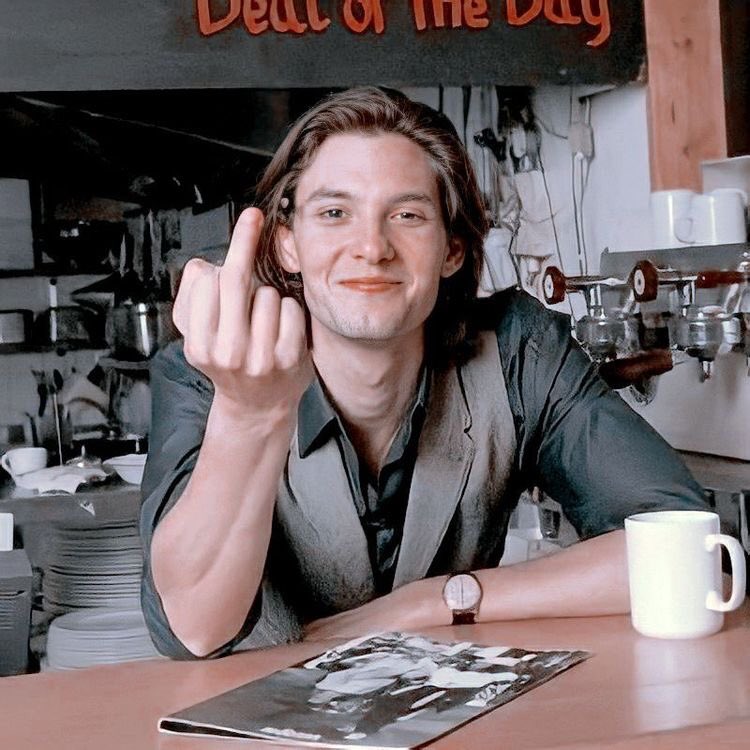 HAPPY BIRTHDAY TO BEN BARNES AND ADREW GARFIELD!! 