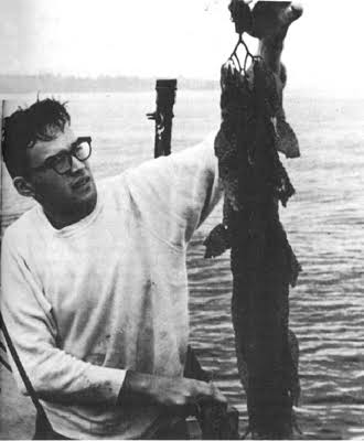 aari_tamilnadu's tweet photo. Scientist of the Week https://t.co/McQDrJA8X0 - Prof. Michael Neushul Jr. | Prominent #Algologists around the World #phycology #phycologyfriday #algae #alga #seaweed #scientist #Michael @PSAAlgae @Algae_Chat @DoctorSeaweed https://t.co/sfLmzKozSx