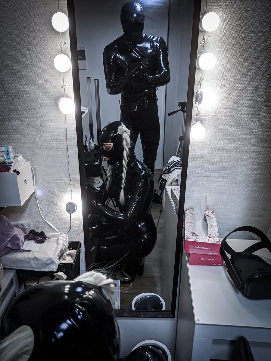 Just a selfie made a year ago. #latex #rubbergirl #rubbercouple