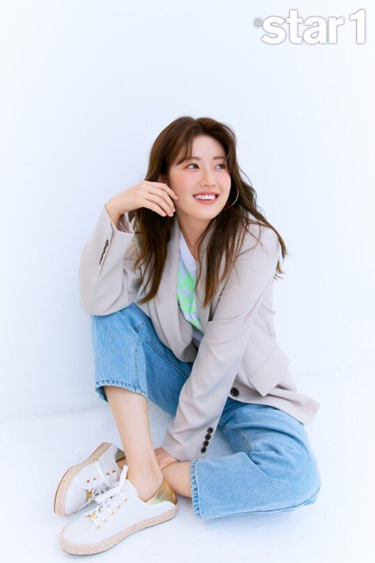 namjihyun_net's tweet photo. [PHOTOS] Sneakpeak on #NamJihyun's feature on star1 magazine, September issue!

More photos and interview will be available soon!

#NamJiHyun #남지현 #南志鉉 #ナムジヒョン #นัมจีฮยอน #마녀식당으로오세요 https://t.co/G3DkHbad2O
