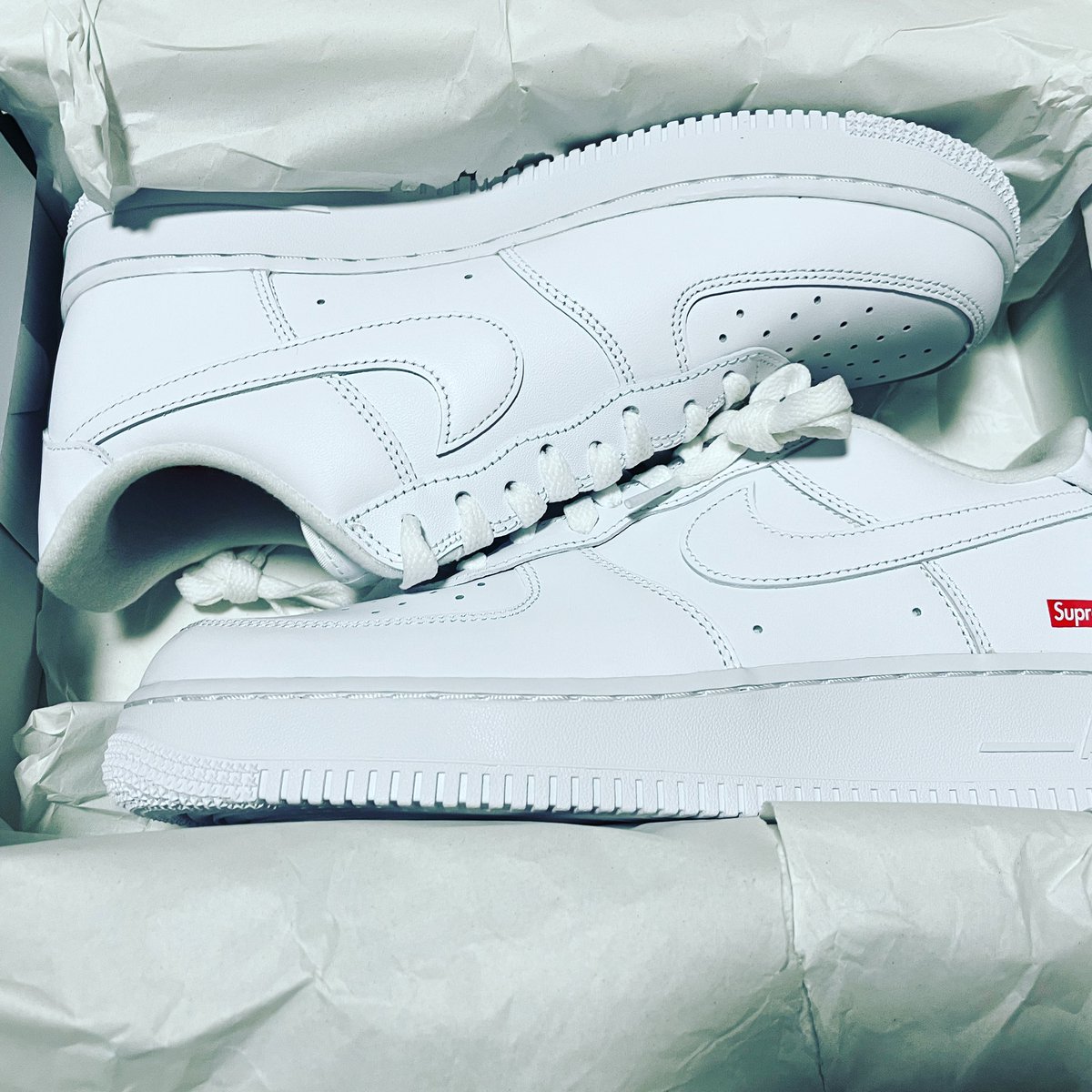 poohgames0315's tweet image. あっちち
 #NIKE
 #supreme
 #supforce