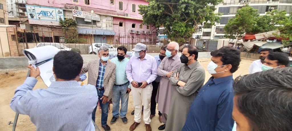 murtazawahab1's tweet photo. Visited the area around boat basin along with Waqar Mehdi, Karamullah Waqasi &amp; KNIP officials to oversee the development plan of #SindhGovt to develop a food street, pedestrian trail &amp; a piazza in the area #KarachiWorks https://t.co/EUZYNkSgdY