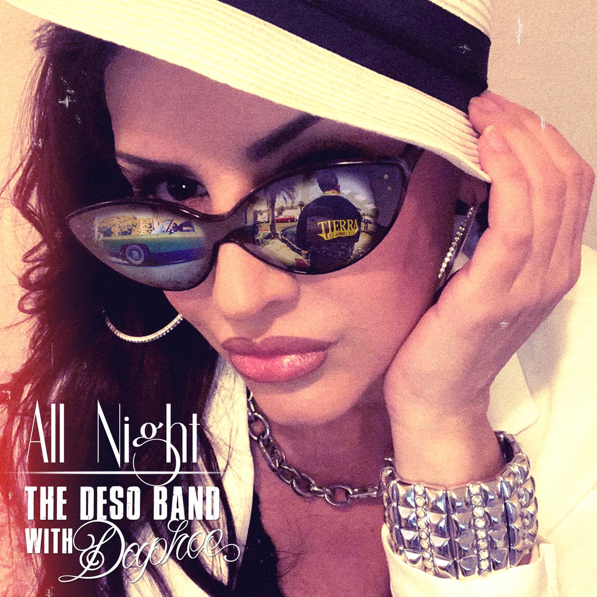 ULTRAVYBE_DIGI's tweet photo. 【ピックアップ】
THE DESO BAND, Daphee - ALL NiGHT
#thedesoband
#Daphee 

が #AppleMusic 『#TokyoHighwayRadio 』の8/20更新回にてピックアップされました。

Episode Link:
https://t.co/IdPwh2OXCL

#AppleMusic
#TokyoHighwayRadio https://t.co/ryCJwYQPQJ